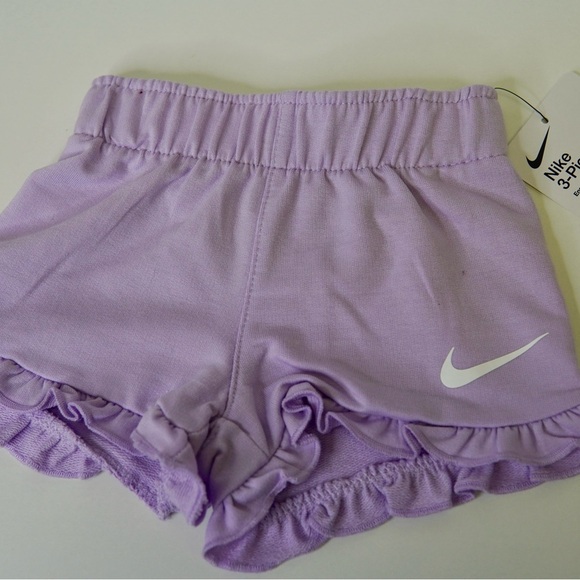 Nike Newborn Set in White and Light Purple - Picture 4 of 4